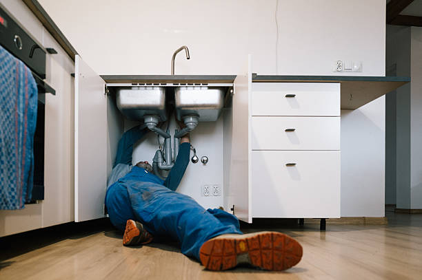 Professional Leak Detection technician working in Minier, IL